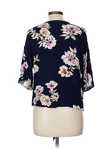 LUQ 3/4 Sleeve Blouse (view 2)