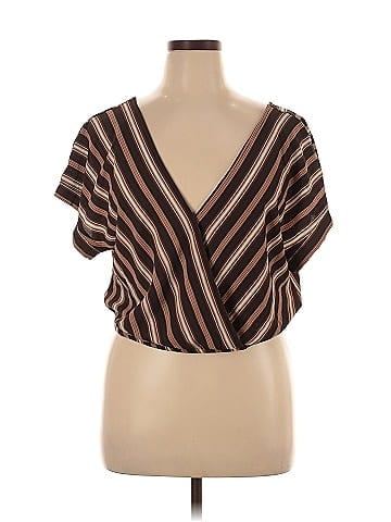 Xhilaration Short Sleeve Top (view 1)