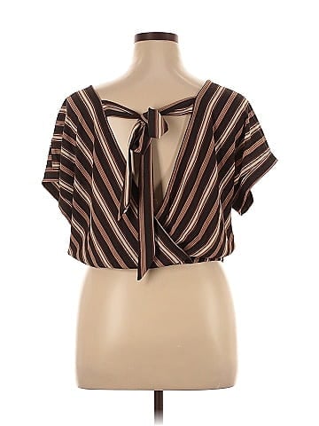 Xhilaration Short Sleeve Top (view 2)