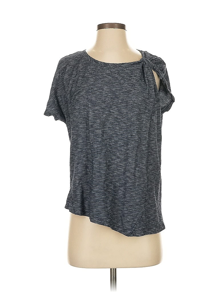 Pre-owned Deletta Short Sleeve Top Gray Keyhole Neckline Tops