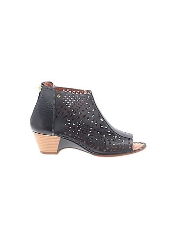 Pikolinos Ankle Boots (view 1)