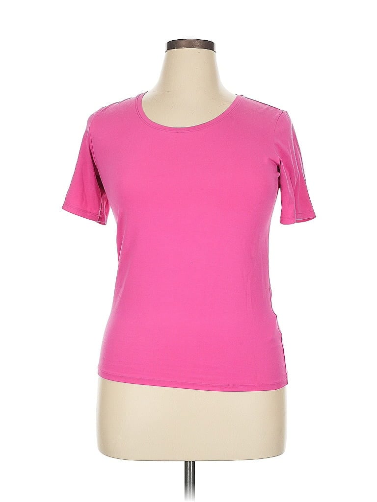 Click to view more detailed imagery on our partner's website Pre-owned Uniqlo Active T-shirt In Pink