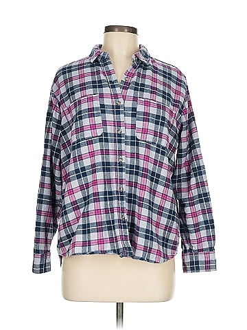 Universal Thread Long Sleeve Button-Down Shirt (view 1)