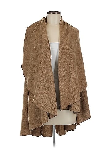 Easel Poncho (view 1)