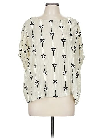 ee:some 3/4 Sleeve Blouse (view 1)