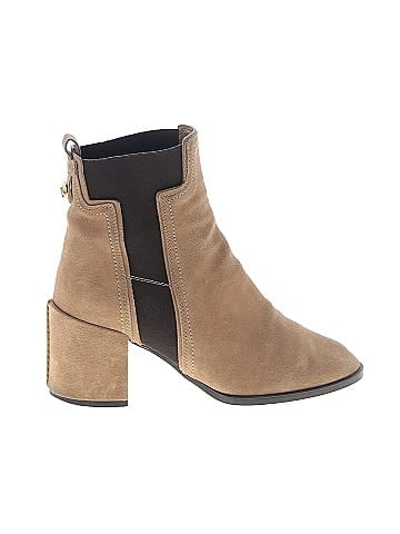 Tod's Ankle Boots (view 1)
