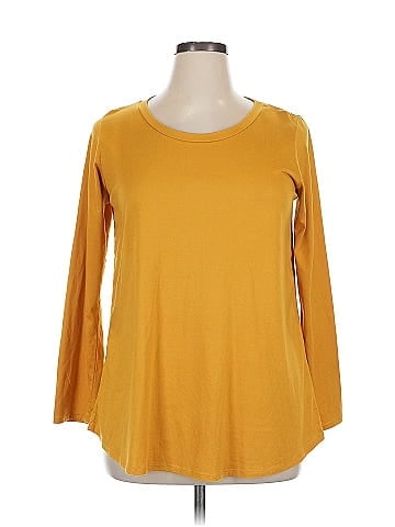 Betsey's Boutique Shop 3/4 Sleeve T-Shirt (view 1)