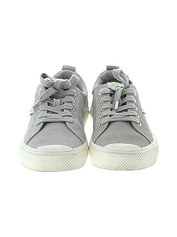 Cariuma Sneakers (view 2)