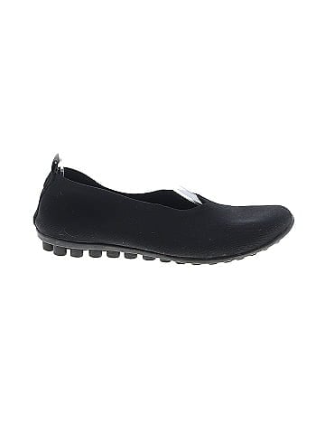 Bernie Mev Flats (view 1)