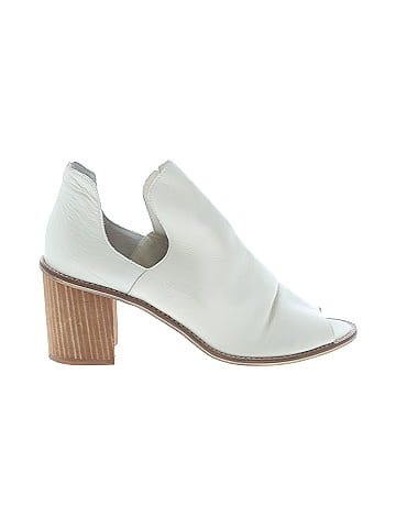 Chinese Laundry Heels (view 1)