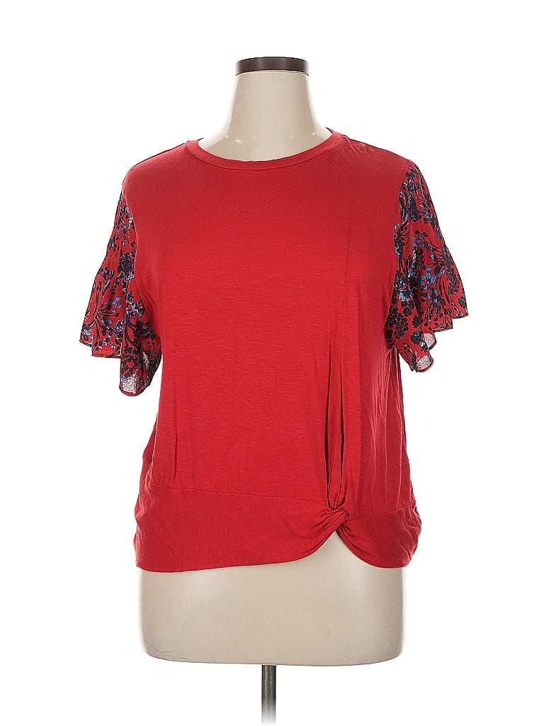 Click to view more detailed imagery on our partner's website Pre-owned Sharagano Short Sleeve Top Red Keyhole Neckline Tops