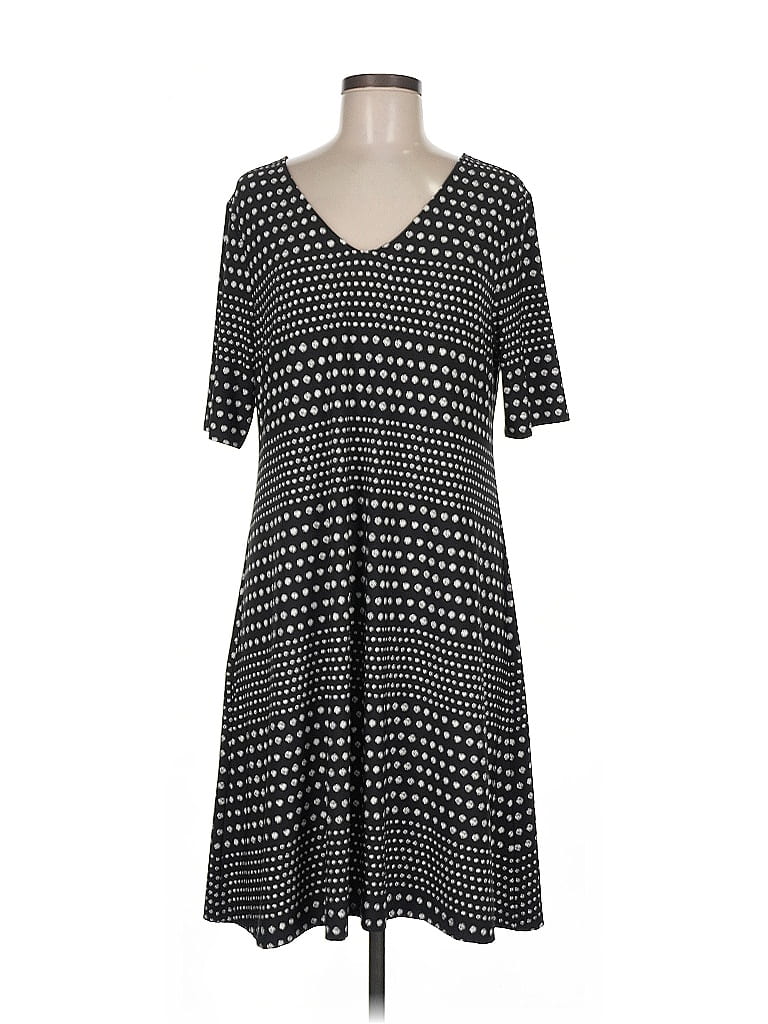 Click to view more detailed imagery on our partner's website Pre-owned Chico's Casual Dress In Black
