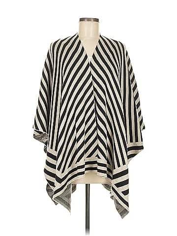 Mystree Poncho (view 1)