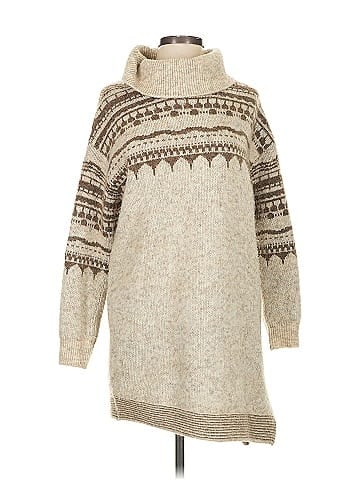 Heartloom Pullover Sweater (view 1)