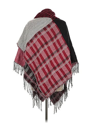 Coco + Carmen Poncho (view 2)