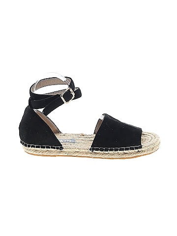 She & In Sandals (view 1)