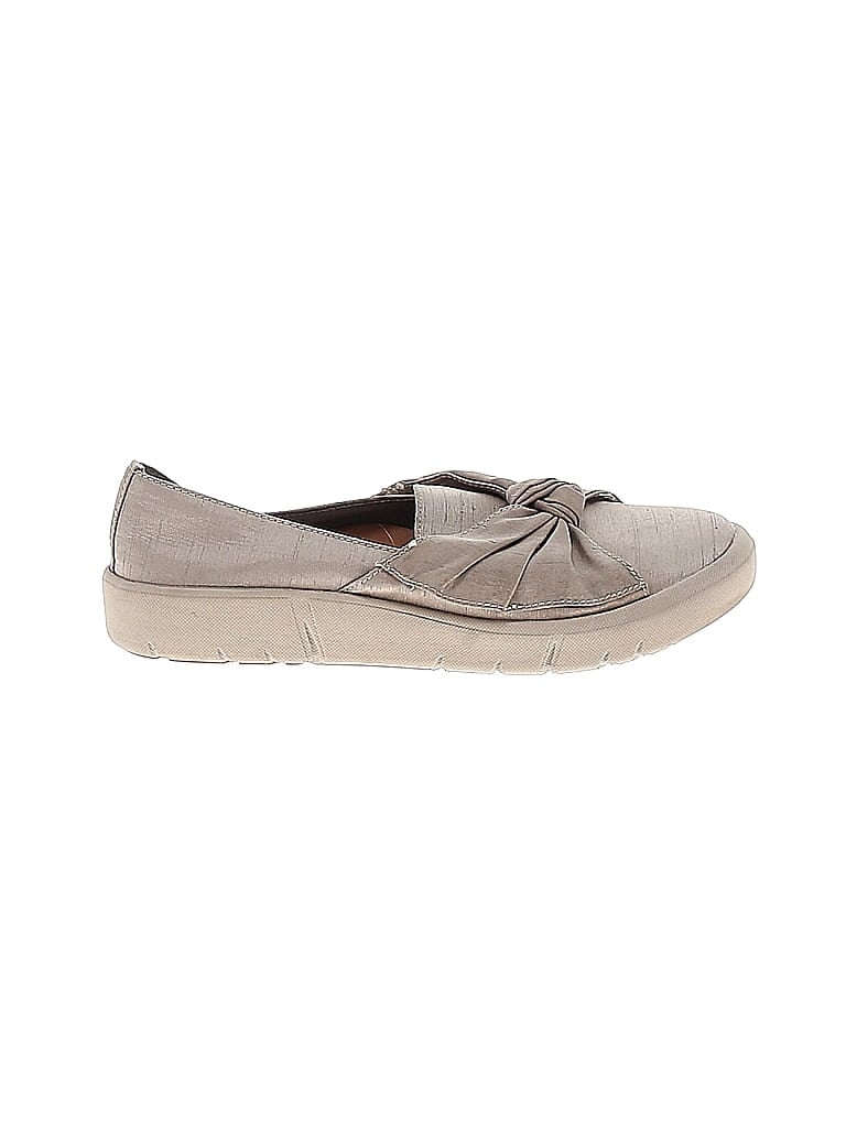 Pre-owned Baretraps Flats In Gray