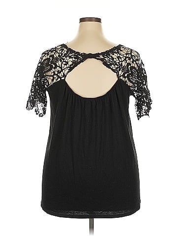 Louise Paris Short Sleeve Top (view 2)