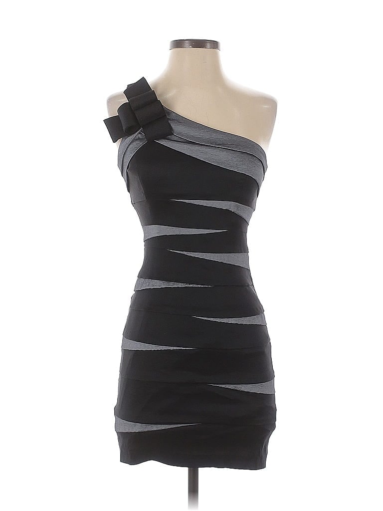 Click to view more detailed imagery on our partner's website Pre-owned Betsy & Adam Cocktail Dress In Black