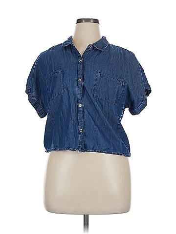 Guess Short Sleeve Button-Down Shirt (view 1)