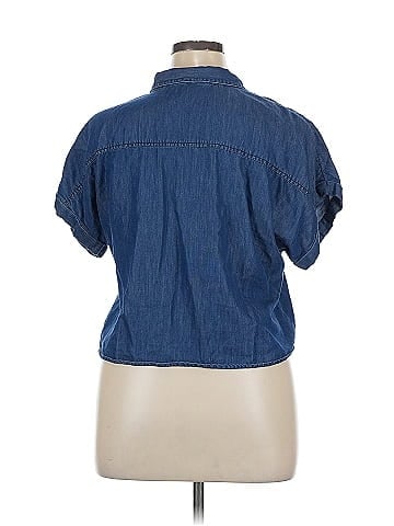 Guess Short Sleeve Button-Down Shirt (view 2)