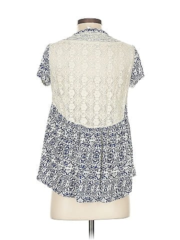 Akemi + Kin Short Sleeve Blouse (view 2)