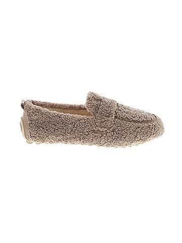 Unbranded Flats (view 1)