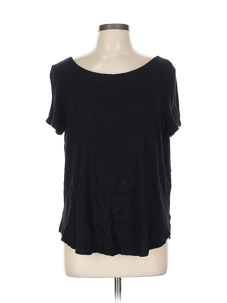 Click to view more detailed imagery on our partner's website Pre-owned Papermoon Short Sleeve Top Black Scoop Neck Tops