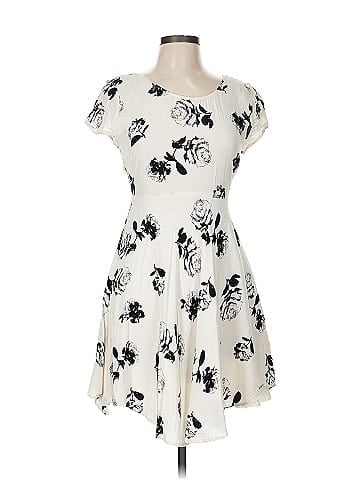 Forever 21 Casual Dress (view 1)