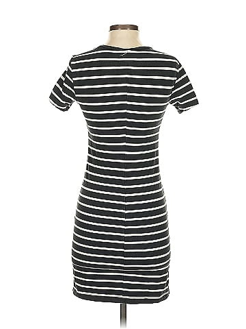 Old Navy Casual Dress (view 2)