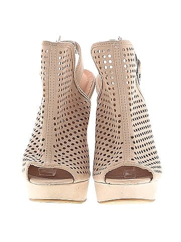 Chinese Laundry Wedges (view 2)