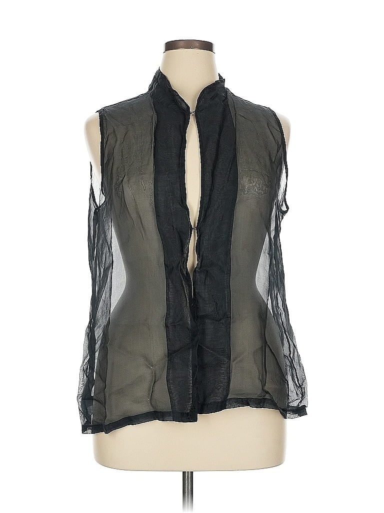 Click to view more detailed imagery on our partner's website Pre-owned Luna Luz Sleeveless Blouse In Black