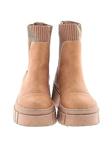 DV by Dolce Vita Ankle Boots (view 2)