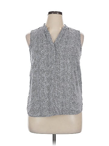 Soirée Sleeveless Button-Down Shirt (view 1)