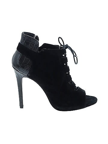 Pour La Victoire Ankle Boots (view 1)