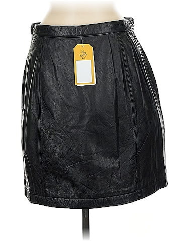 Wilsons Leather Classic Black Leather Pencil Skirt (view 2)