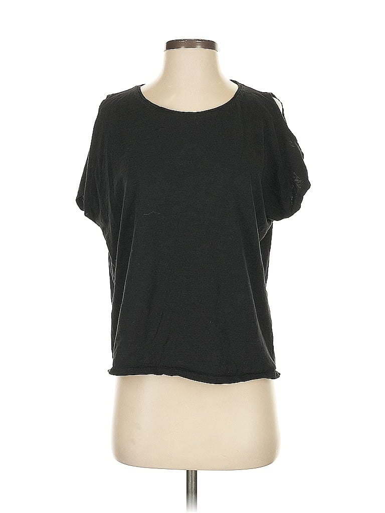 Click to view more detailed imagery on our partner's website Pre-owned Chico's Short Sleeve T-shirt In Black