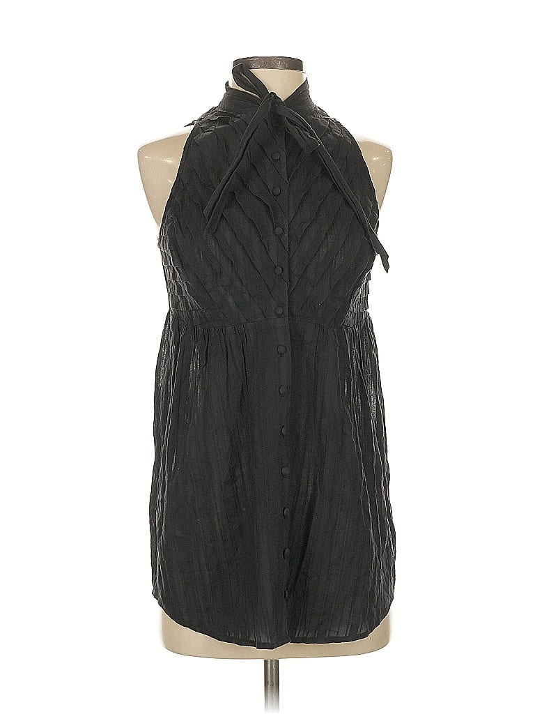 Pre-owned Kimchi Blue Sleeveless Button Down Shirt In Black