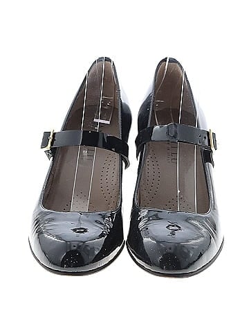 Anyi Lu Heels (view 2)