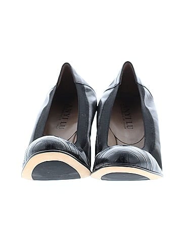 Anyi Lu Heels (view 2)