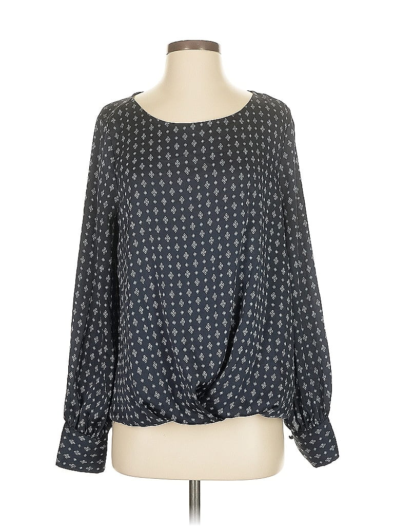 Click to view more detailed imagery on our partner's website Pre-owned Vince Camuto Long Sleeve Blouse In Gray