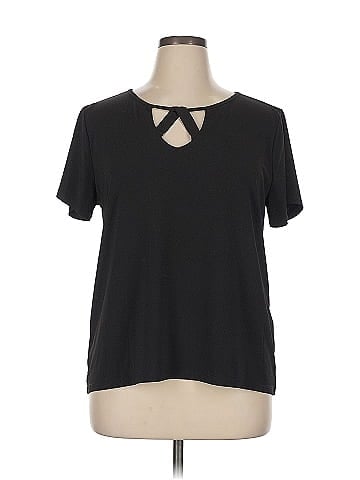 Valerie Stevens Short Sleeve T-Shirt (view 1)
