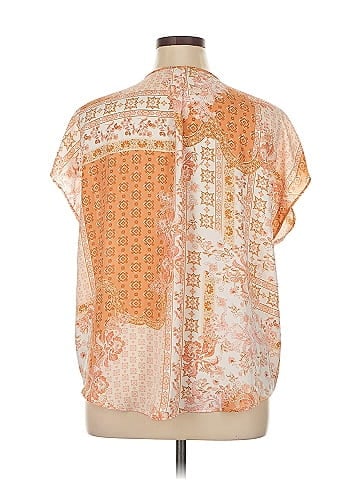 Cupcakes & Cashmere Short Sleeve Blouse (view 2)