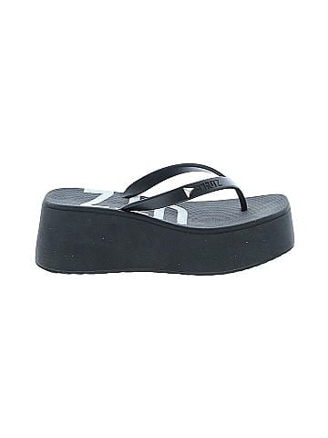 Schutz Wedges (view 1)
