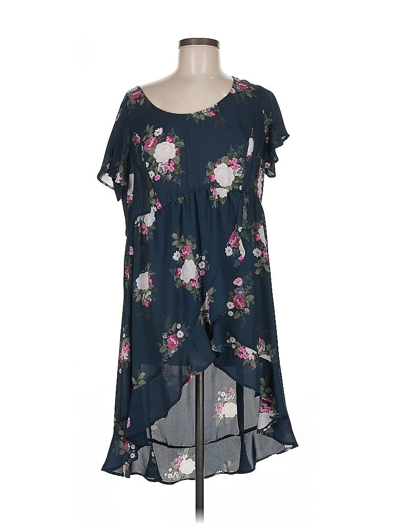 Pre-owned Torrid Short Sleeve T-shirt In Blue