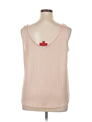 Jennifer Lopez Sleeveless Top (view 2)