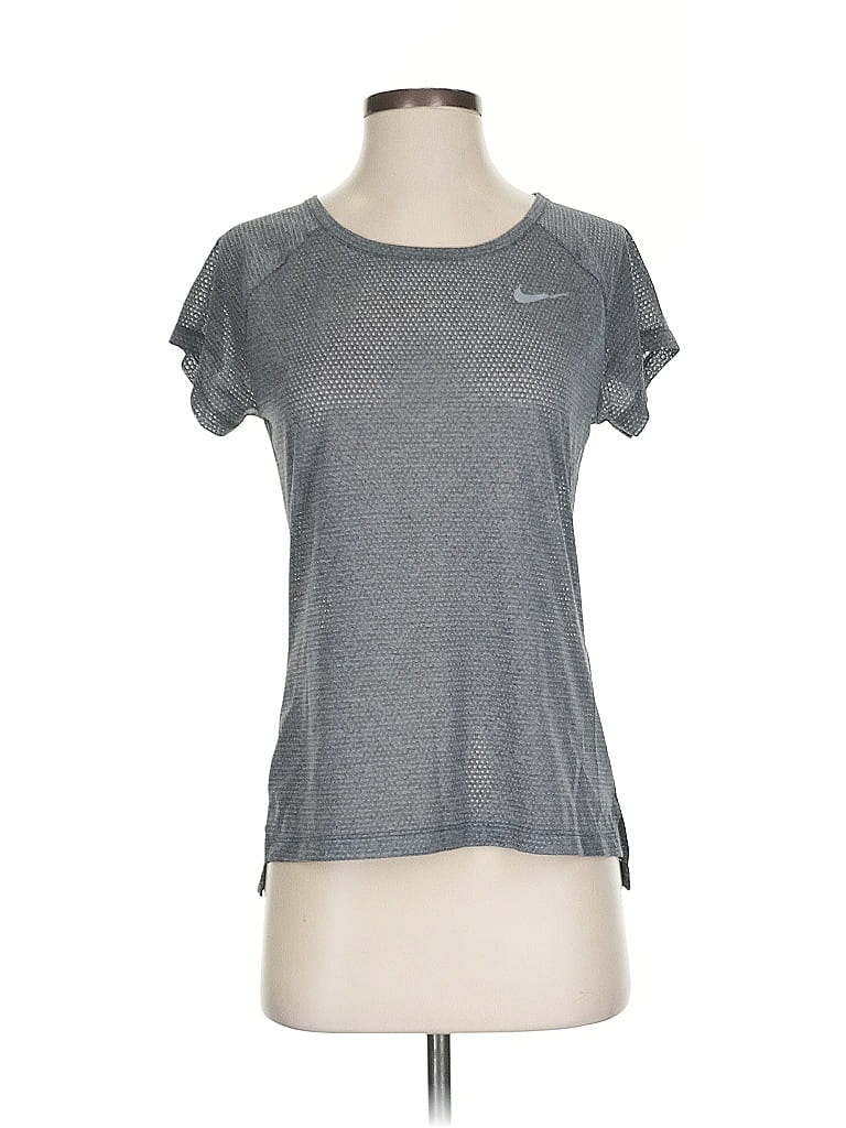 Pre-owned Nike Active T-shirt In Gray