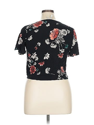 Mudd Short Sleeve Top (view 2)