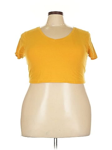 Fashion Nova Short Sleeve T-Shirt (view 1)