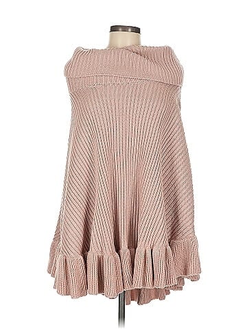 Ivanka Trump Poncho (view 1)